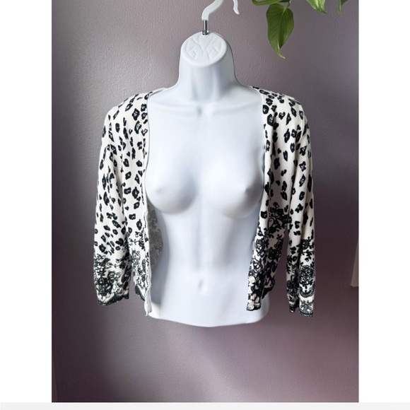 Almost Famous Animal Print Cropped Cardigan - Picture 2 of 3